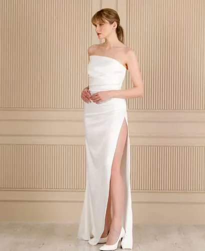 Satin Column by Karmen Aksu